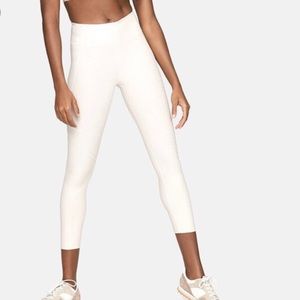 Outdoor voices 3/4 warmup legging